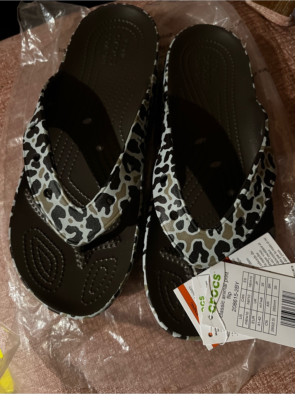 Crocs Classic Flip Flops Unisex Thong Khaki Leopard Mens Size 8 Womens Size 10
